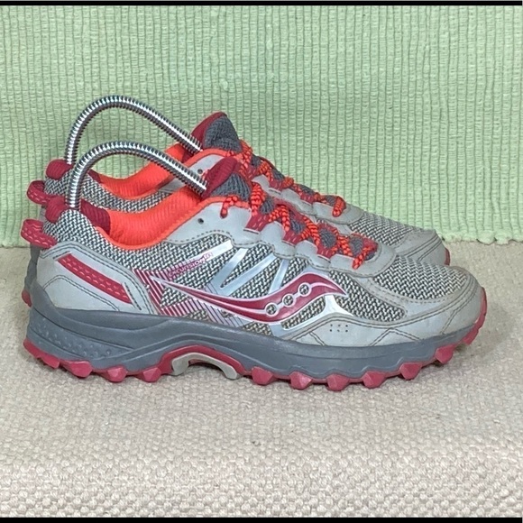 Saucony Women's Excursion TR 11 Grey Red Trail/Running Sneaker Shoes Size 7 - Picture 1 of 11